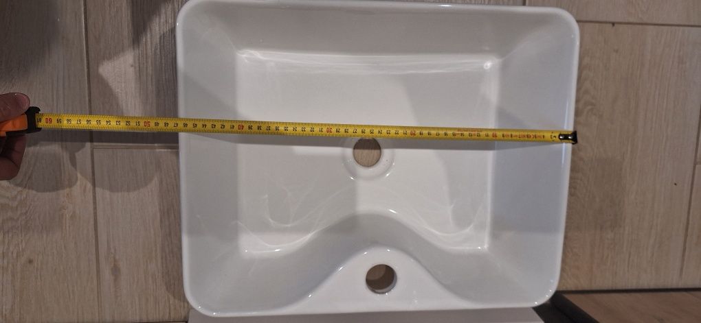 Umywalka łazienkowa nablatowa 47x37,5