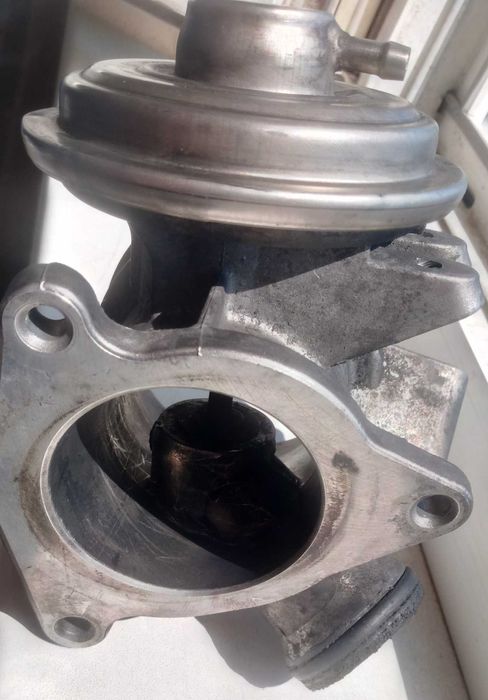 A6110900754 mercedes клапан EGR