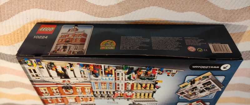 10224 LEGO Town Hall, Modular