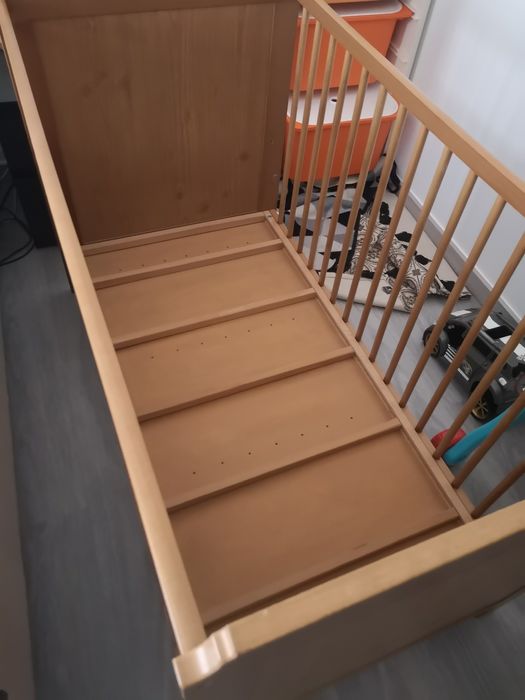 Cama berço com grades