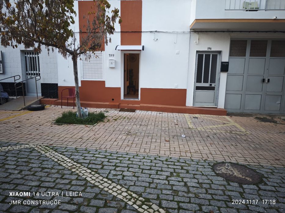 Moradia t2 com churrasco e 2 wc centro Monte Gordo perto da praia