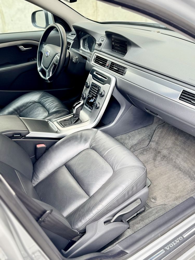 Volvo V70 2.0D D4 190 Ps Summum Skóra Navi Bixenon Hak Bezwypadkowy