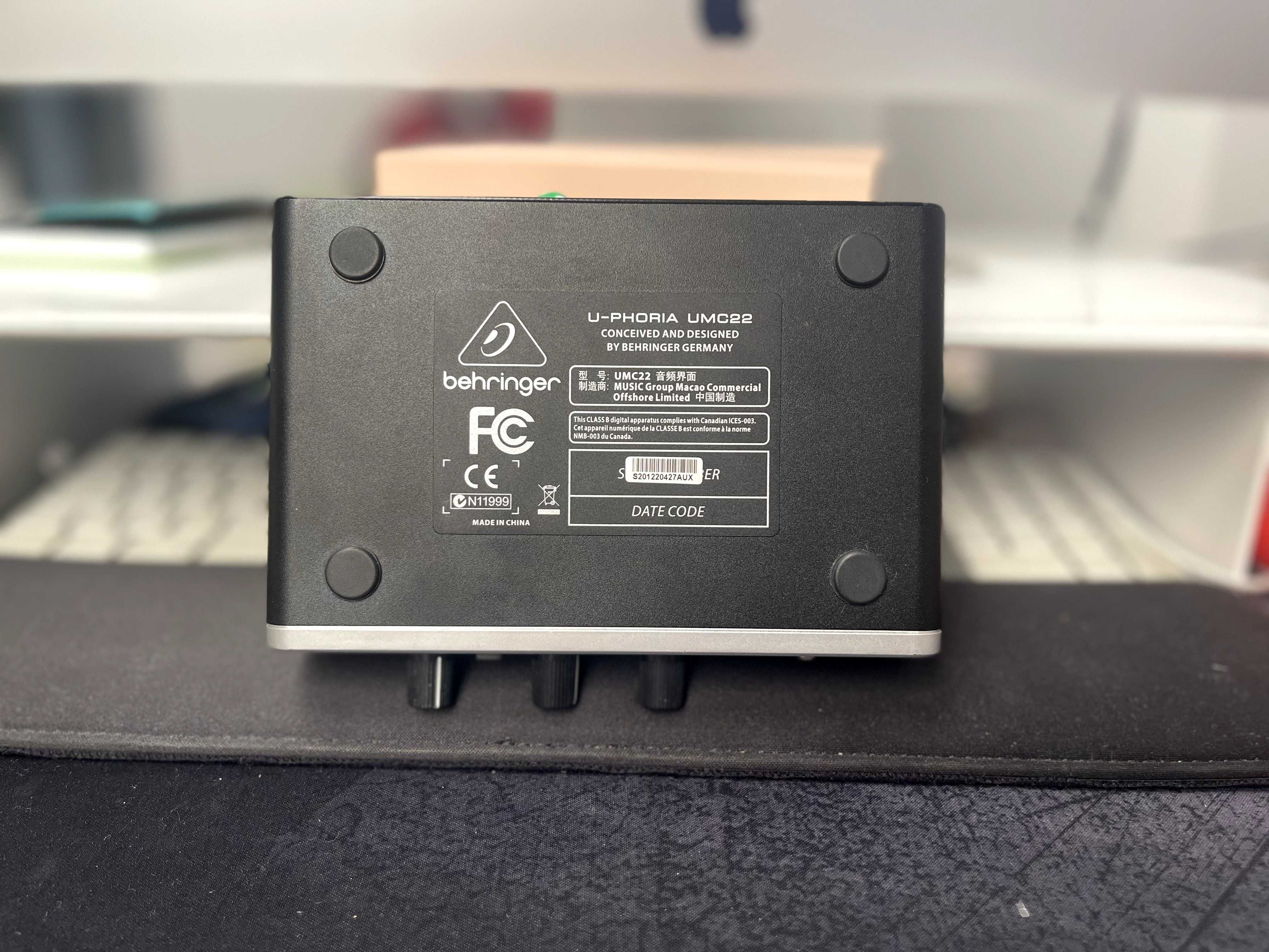 Interfejs audio USB Behringer UMC22 – do mikrofonu i instrumentów