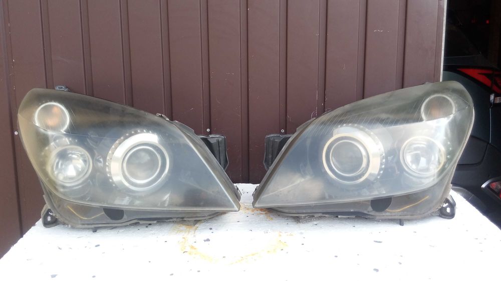 Opel Astra H 3 Lampa przód przednia  xenon Hella Kompletna