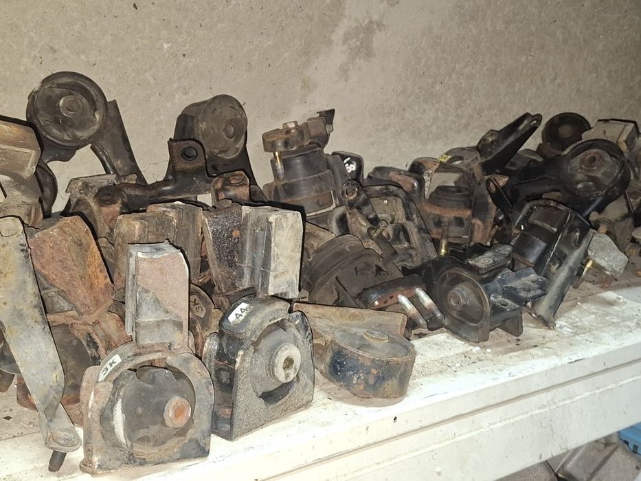 Подушка моторна двигуна  ліва права нижня верхня Avensis T25 (T250) 20