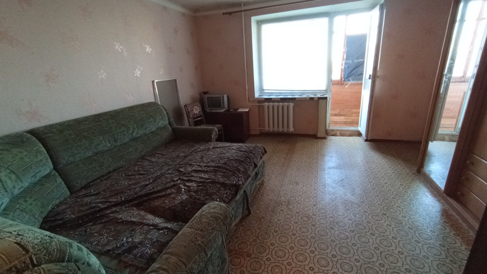 Сдам на длительный срок  3х комн кв-ру на Павловом поле