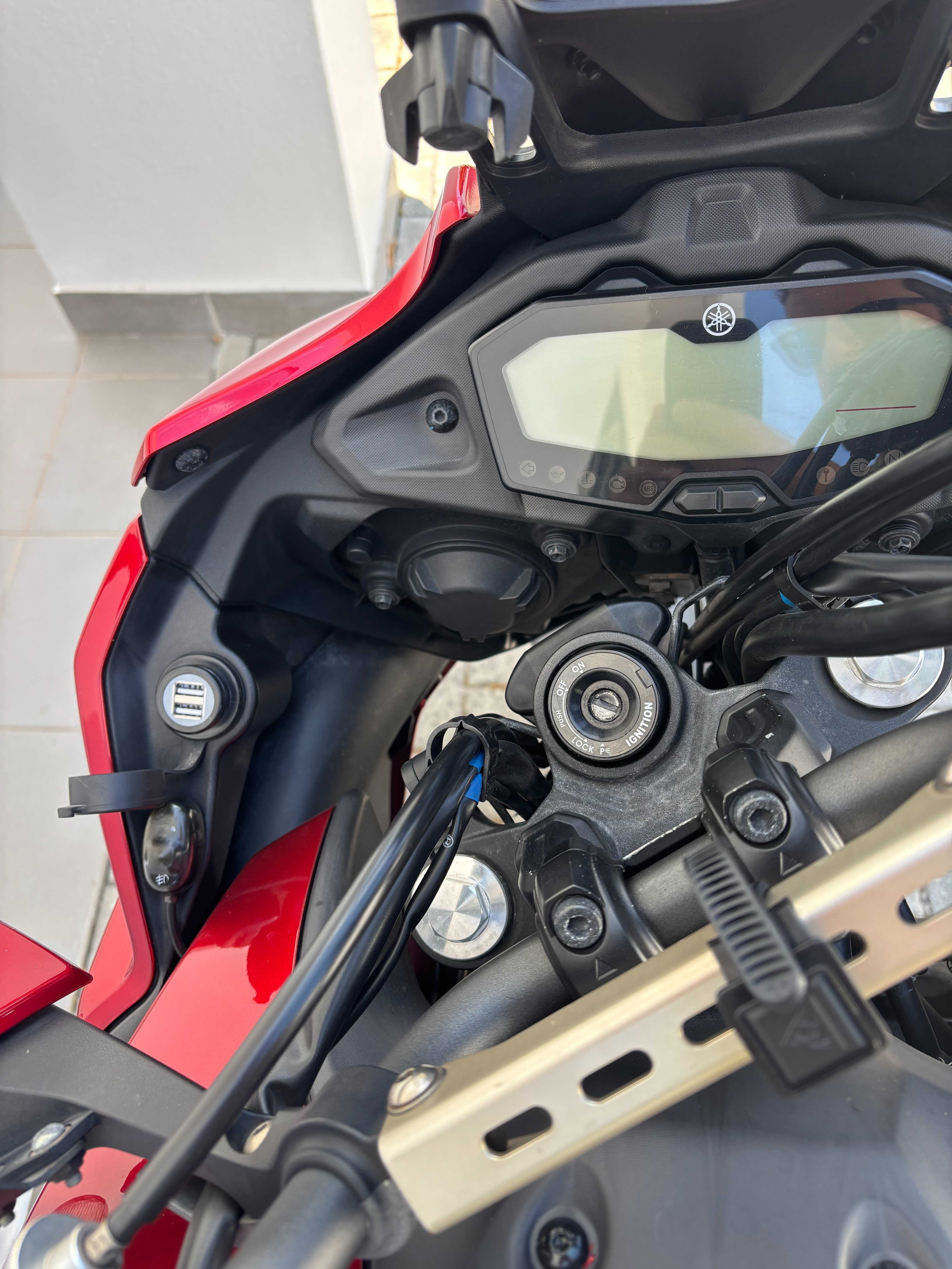 Yamaha Tracer 700, ano 2019, 25000kms, Muitos Extras