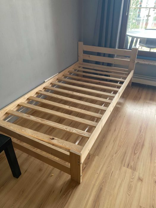 łóżko sosnowe 100x200 drewniane ze stelażem