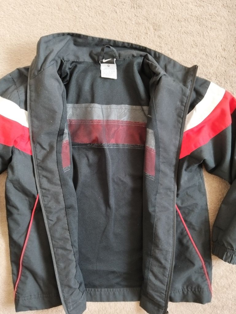 Bluza, kurtka Nike sportowa 10-12 lat