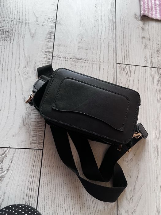 Жіноча чорна сумочка