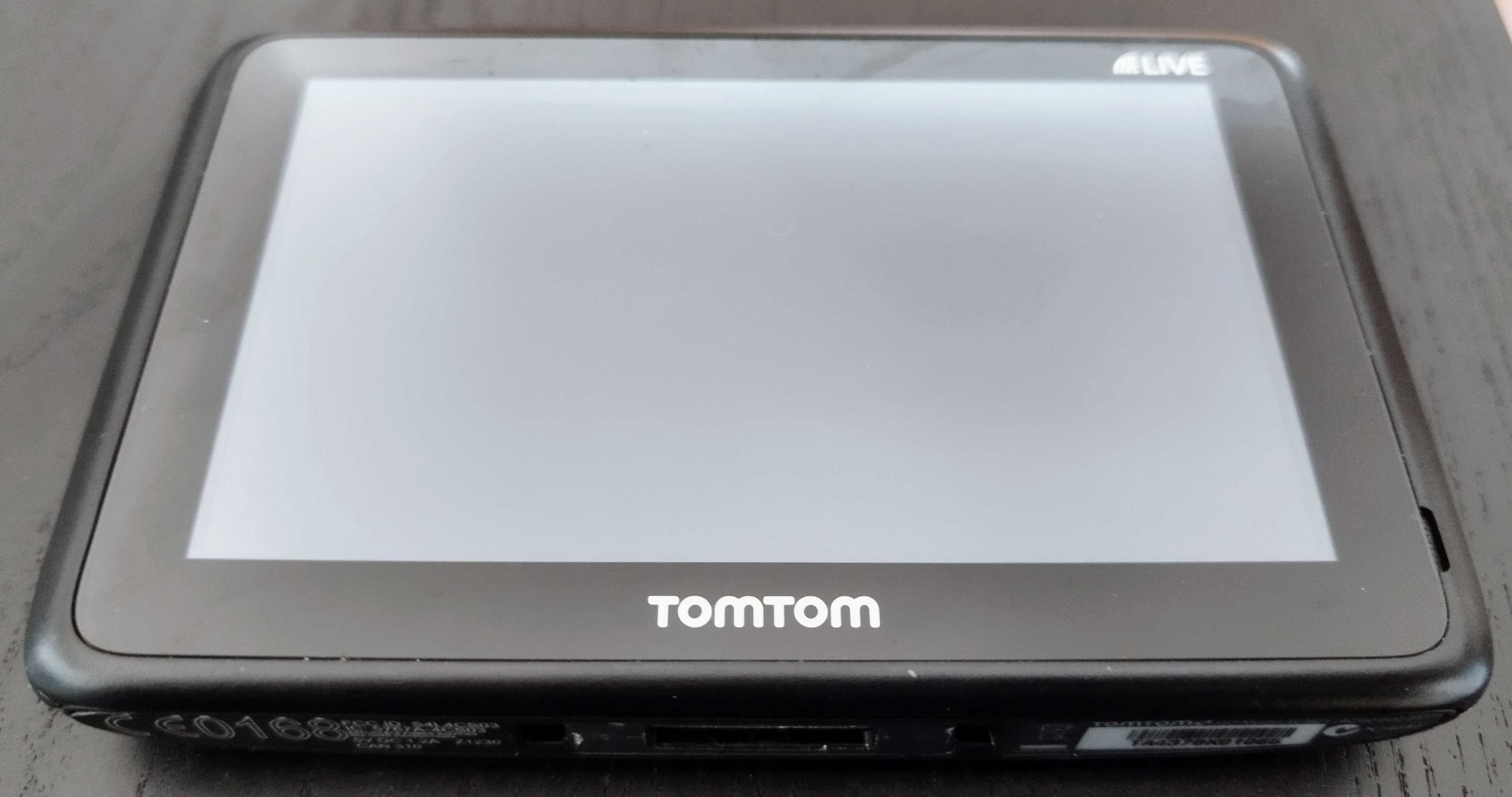 GPS TomTom Go com cabo, em funcionamento