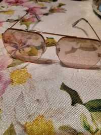 Różowe okulary przeciwsłoneczne Bershka