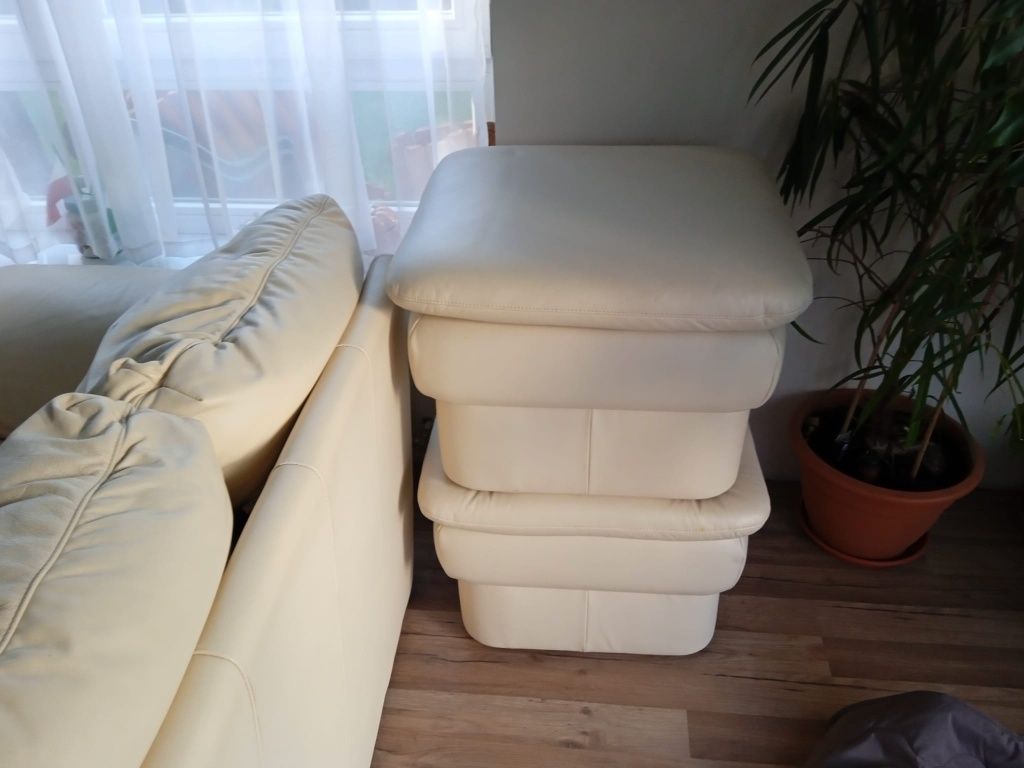 Komplet: sofa 3 osobowa, 2x 2 osobowa, 2x pufa