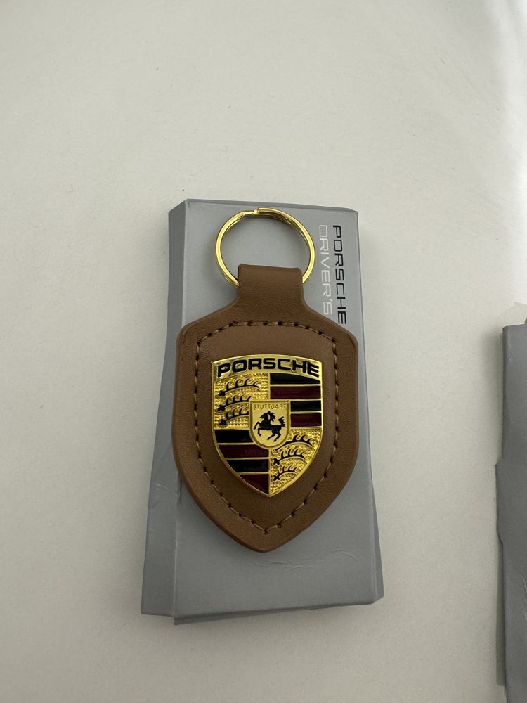 брелок Porsche