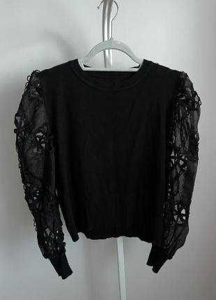 Кофта в чорному кольорі