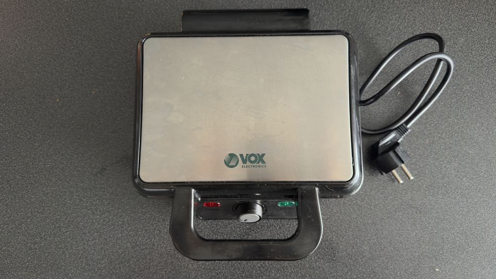 Máquina de Waffles Vox WF2081M