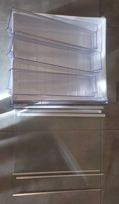 Lodówka BEKO CNA365E20P Półka na drzwi lodówki Beko