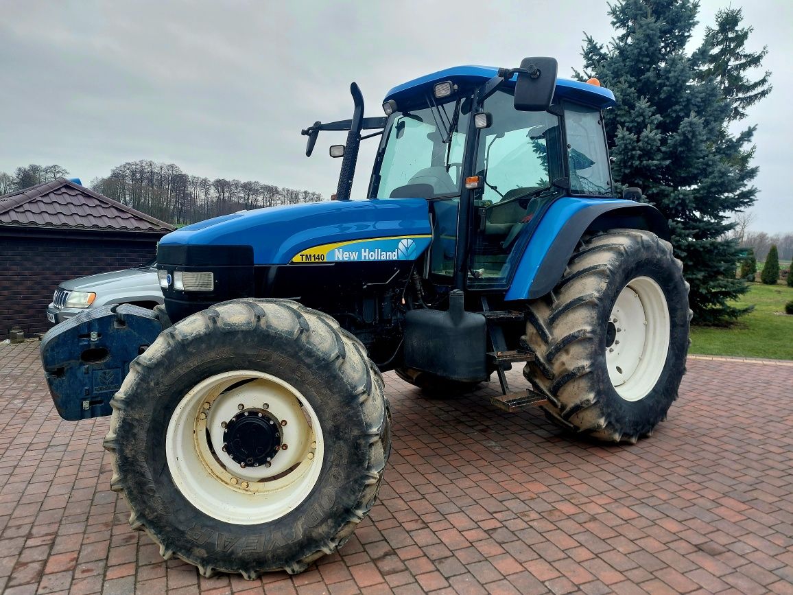 New holland TM 140  rok 2002