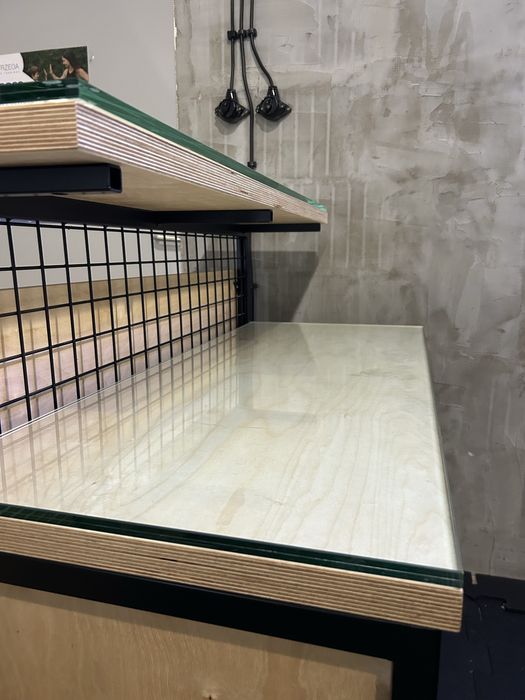 Lada Recepcja styl loftowy jak nowa sklejka do studia, salonu