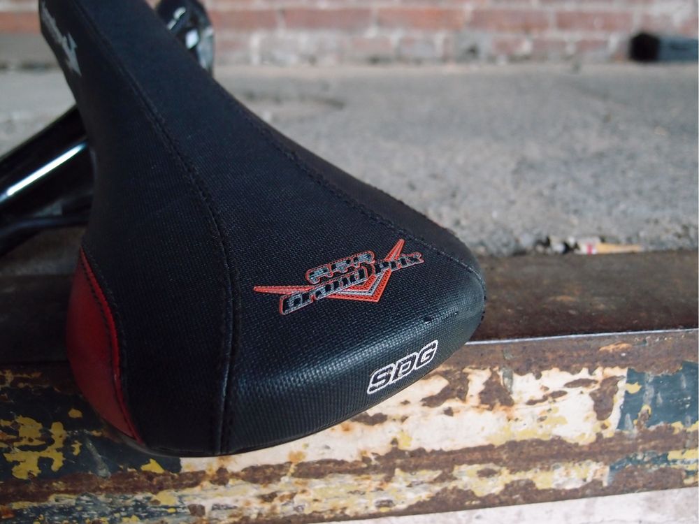 Vintage Downhill Freeride Siodlo SDG Grand Prix USA SQLab