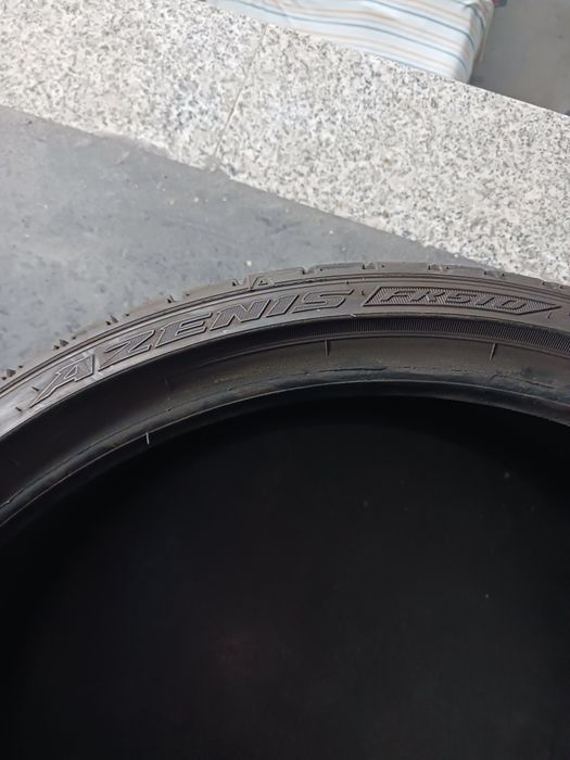Vendo pneus semi-novos 245/30/20 Falken