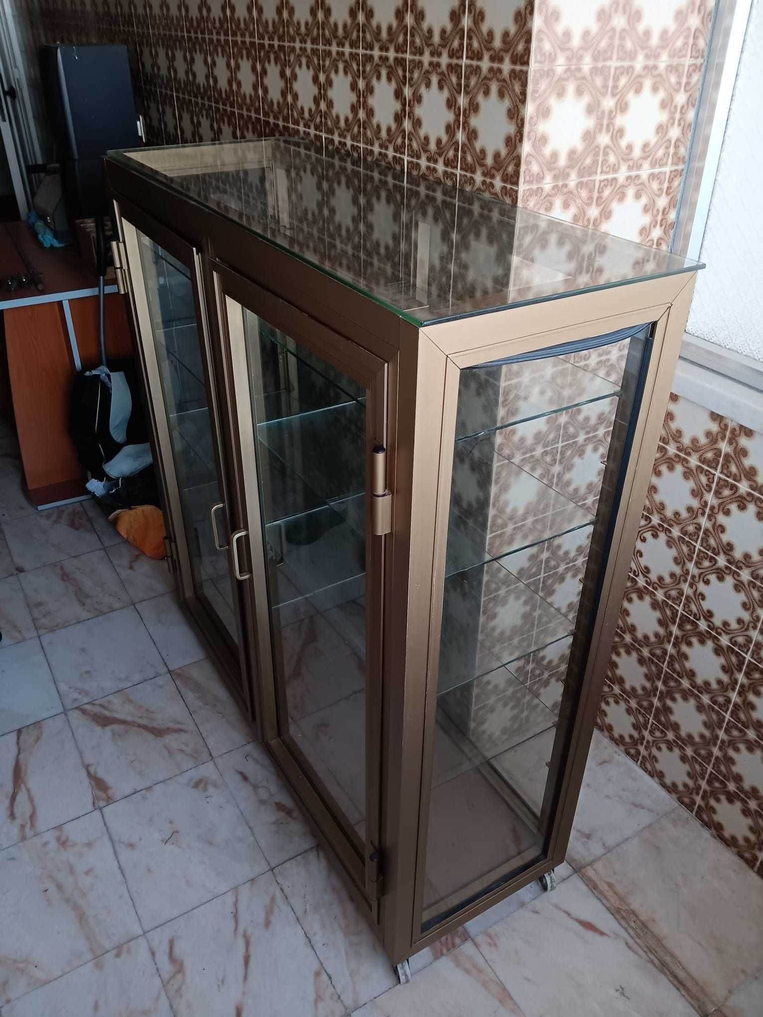 Vitrine em aluminio