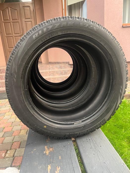 Зимня ризина Bridgestone Blizzak VRX 225/50 R17 94S