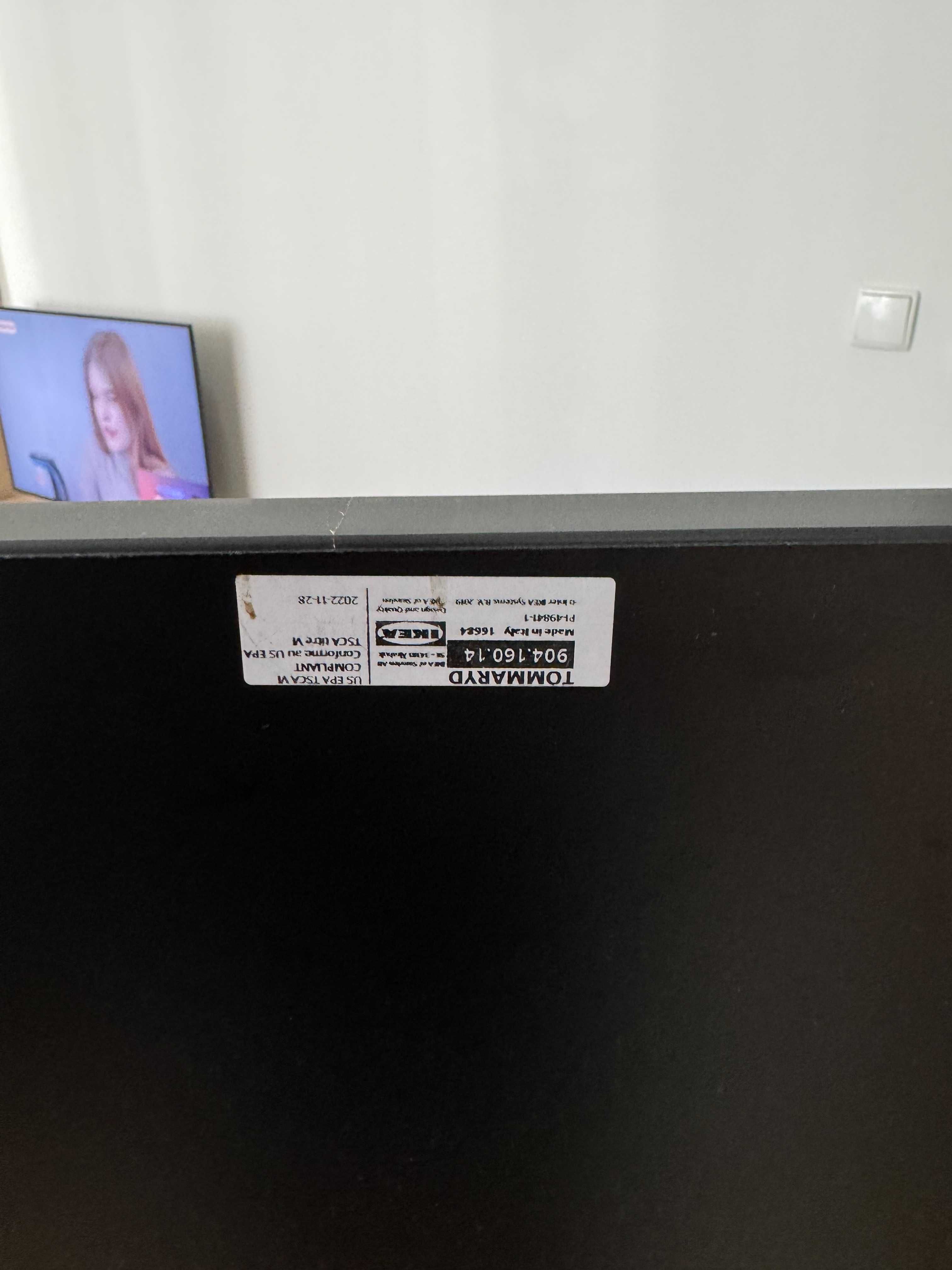 Biurko IKEA TOMMARYD 130x70 w doskonałym stanie