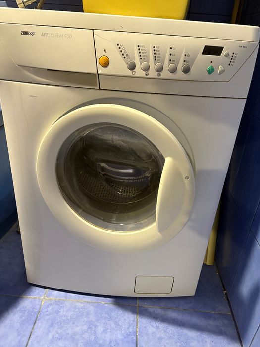 Стиральная машина Zanussi б/у