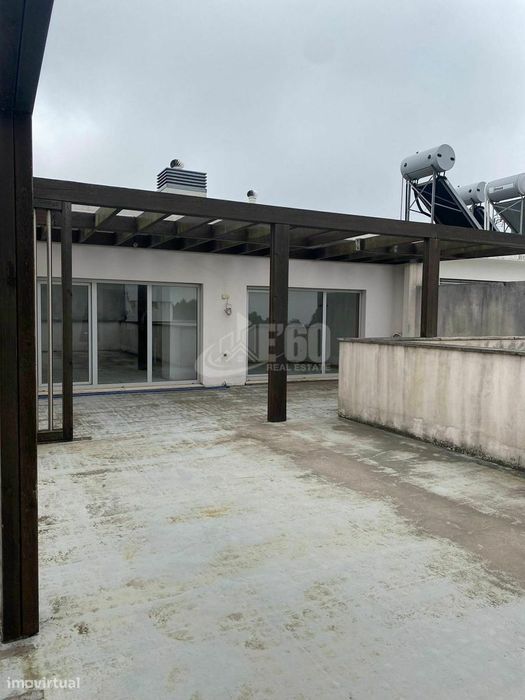 T4 Duplex Com Terraço Espinho
