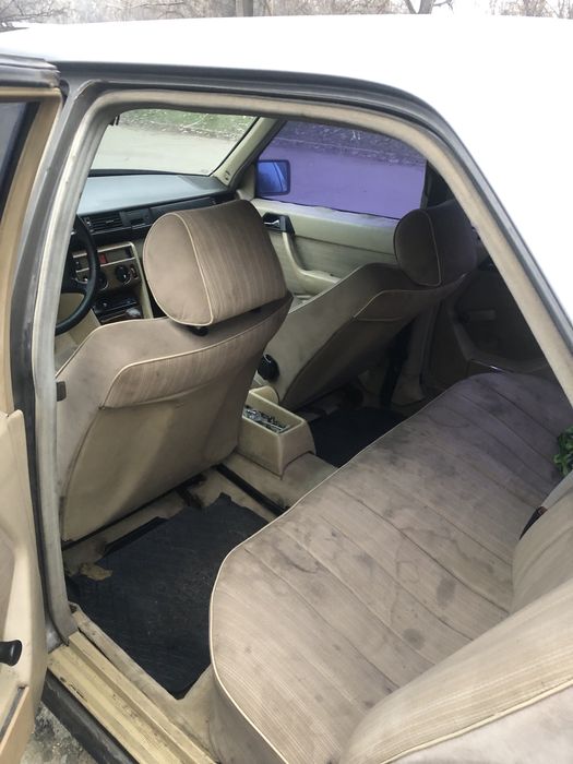 Продам Mercedes Benz w124 2.3