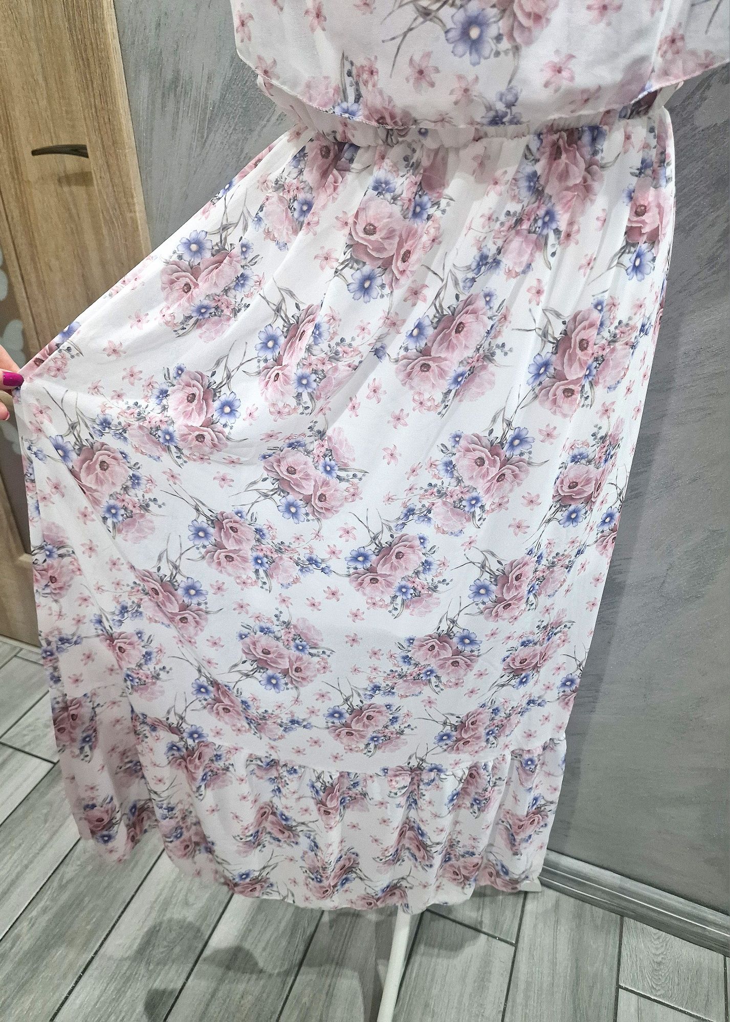 Długa sukienka 38 40 maxi biała w kwiaty Komunia Chrzciny wesele