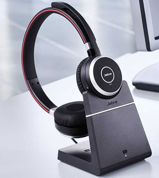 Headphones Jabra Evolve 65 SE UC Stereo BT e USB com base de carga