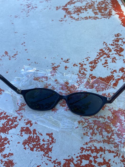 1 par de oculos de sol cor preto ( Portes gratis )