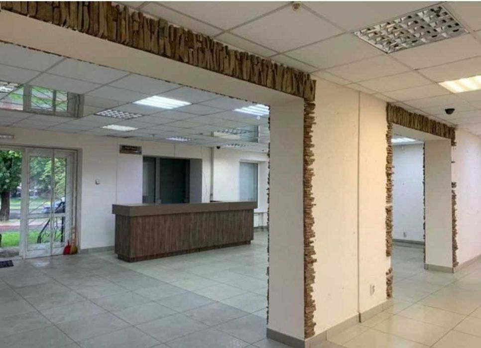 Продам Торгове примiщення пр.Л.Лукьяненка 41