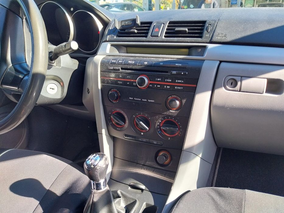 Mazda 3 hatchback , 5 - drzwiowy.