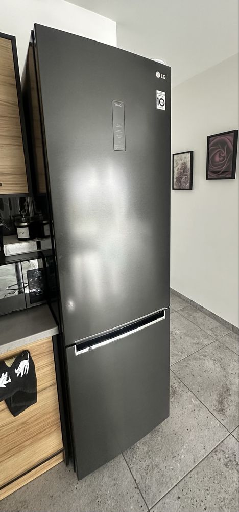 Lodówka LG V+ ThinQ GBB72MCDMN z zamrażalnikiem dolnym 203 cm Czarna
