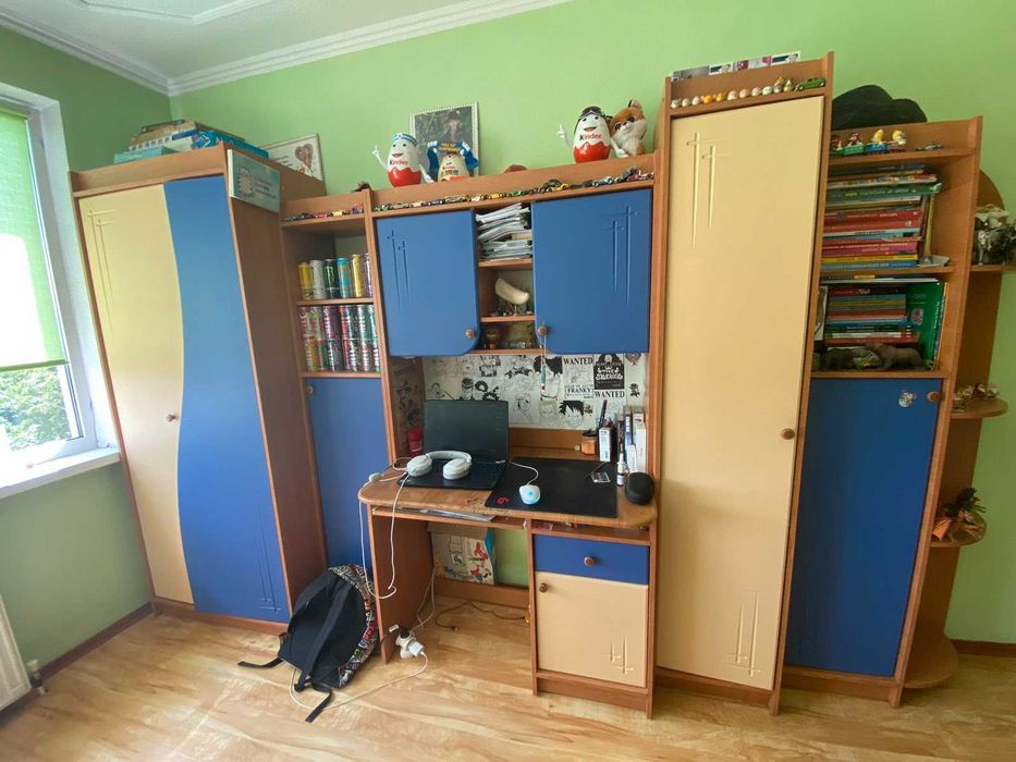 Меблі,стінка дитяча з партою