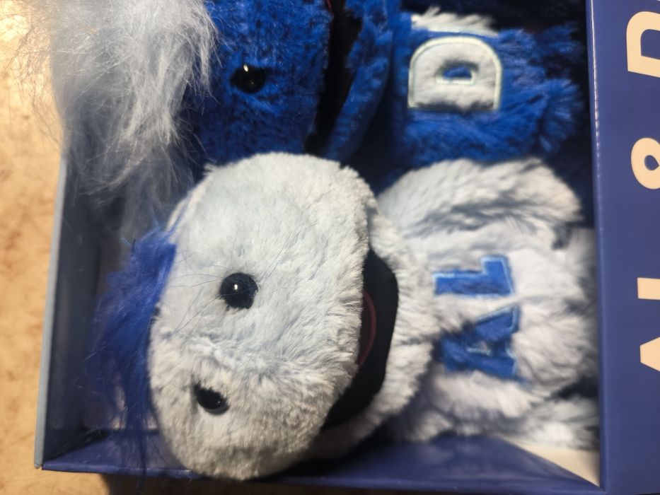 Al & Di Peluches Azuis
Conjunto de dois peluches macios, um azul e out