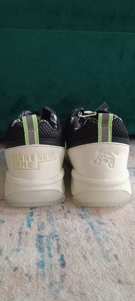 Buty Zara rozmiar 37 świecące w ciemności sneakersy