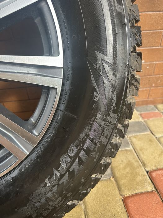 Зимові шини, комплект на дисках Toyota LC200