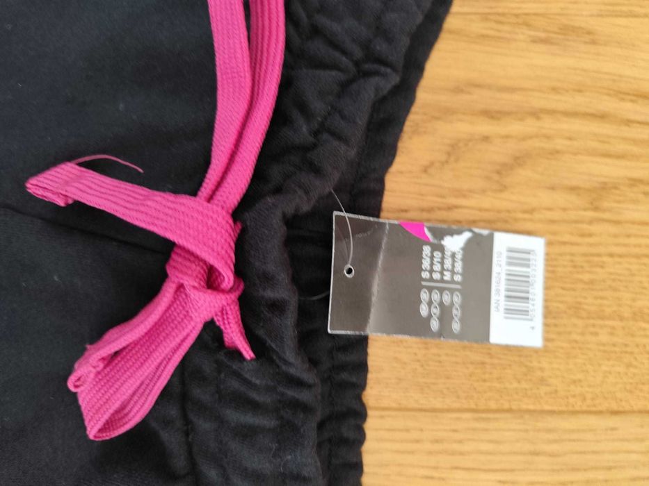 Nowe spodenki/szorty dresowe S/M 36/38 czarne wygodne sportowe