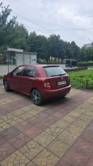 Шкода фабія.    .