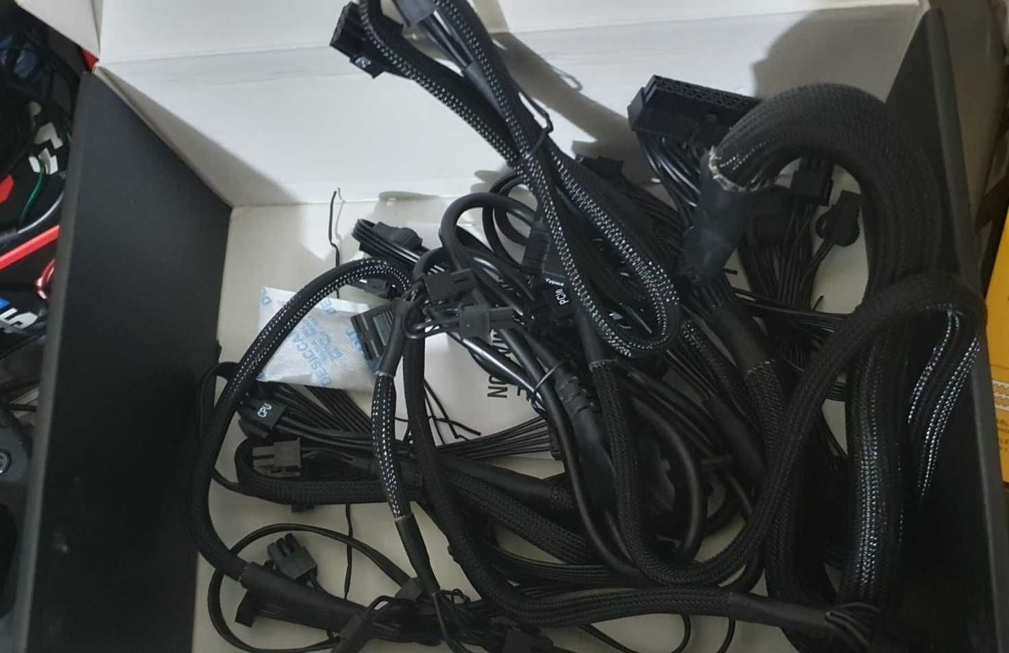 Fonte alimentação Corsair RM1000x 80 Plus Gold 1000w [GARANTIA]