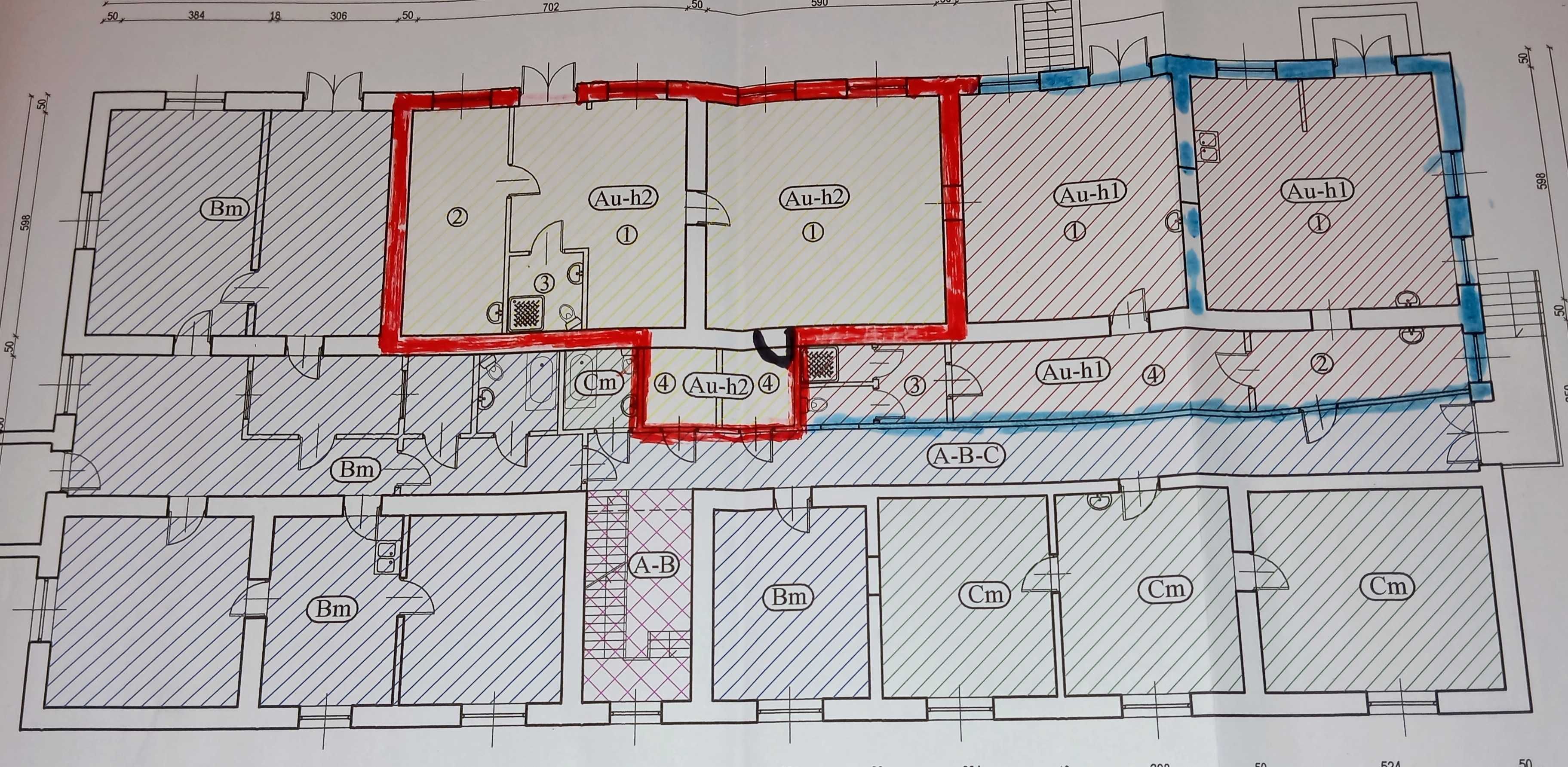 Nieruchomość: 2 lokale  180m2 , mieszkanie 53m2 i zabudowana działka .