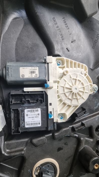Elevador e motor do vidro dianteiro direito VWGolf VI