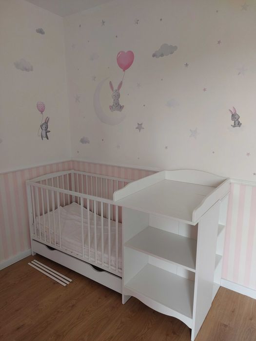 Łóżeczko, przewijak komplet