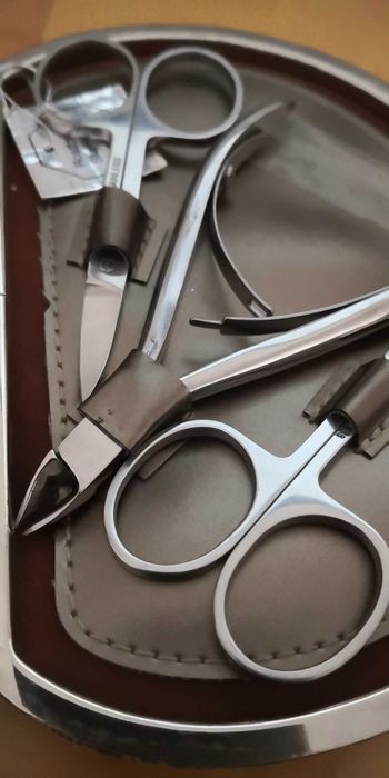 Estojo de manicure / pedicure NOVO