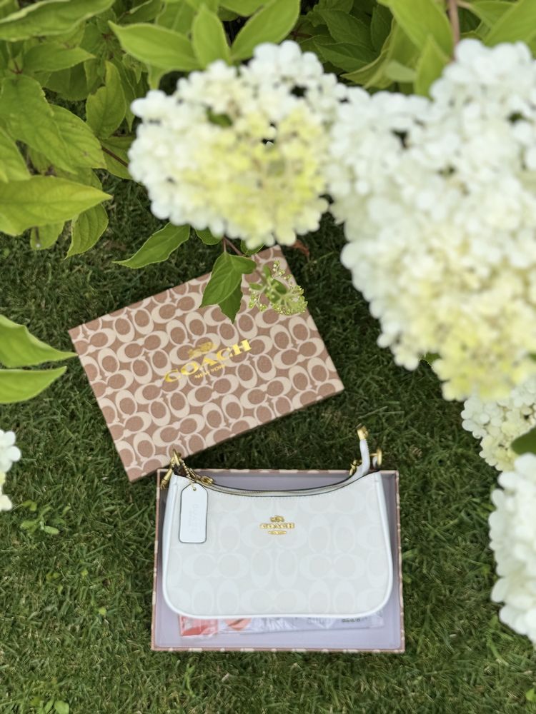 Продам сумочку Coach Teri White Shoulder
