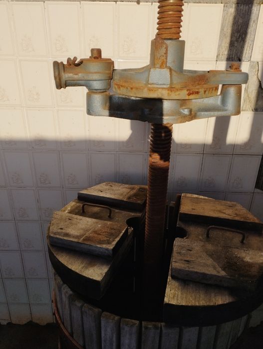 Vendo prença de vinho